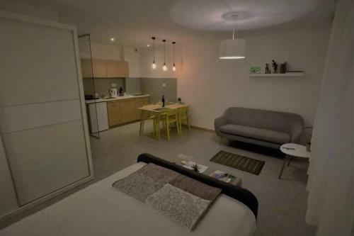 Mihailo's Nice Apartment Next To Lake