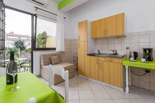 Hostal Studio Apartments Romina