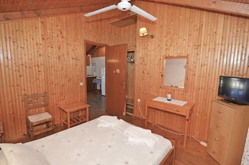 Oasis Studios & Apartments
