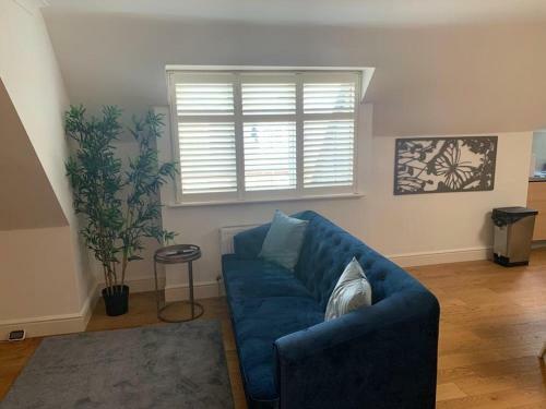 Addlestone - Large Stunning 2 Bed Room Apartment