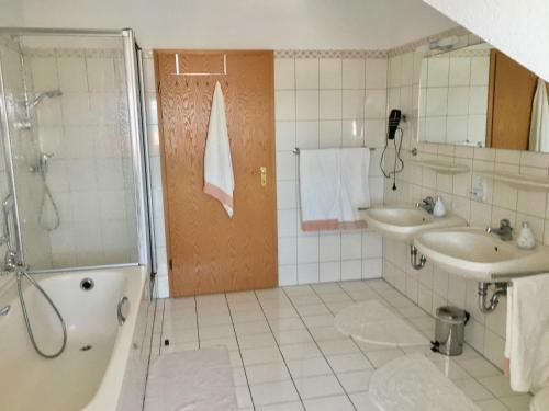 Apartamento Ferienwohnung Am Heinzenhang