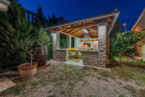 Holiday House With A Parking Space Vrsi - Mulo, Zadar - 16527
