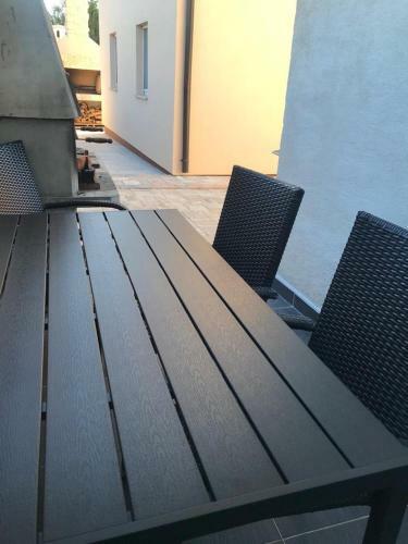 Apartamentos Vrsi, Sunny House For 10