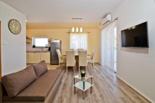 Apartments Mica