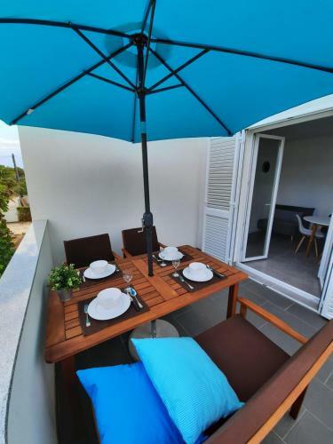 Blue Sunrise Apartment