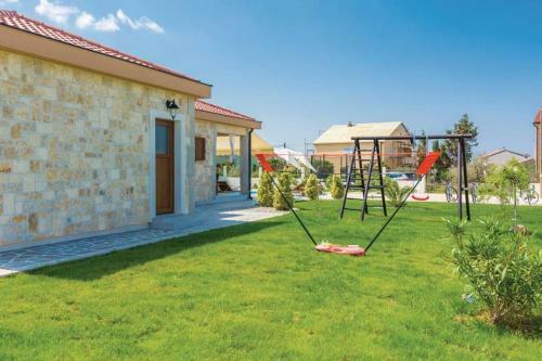 Lux Stone House With Pool, Near Beach