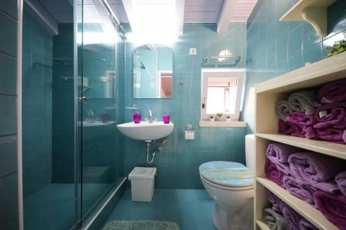 Hostal Pequena Perla Rooms