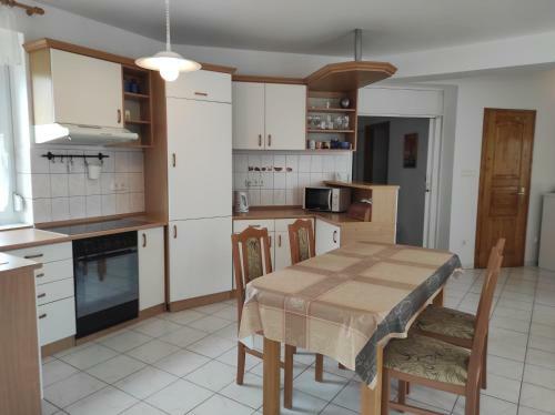 Badacsony Apartmanh�z