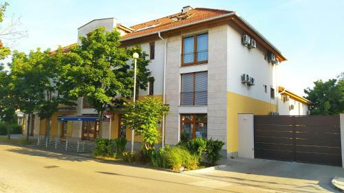 Belv�rosi T�th Apartman