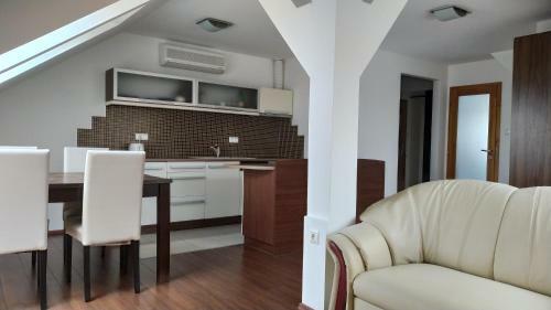 Belv�rosi T�th Apartman