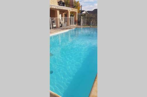 Apartamento Un Charmant Logement