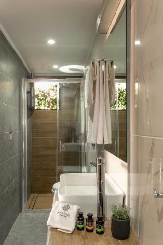 Arolithos Home