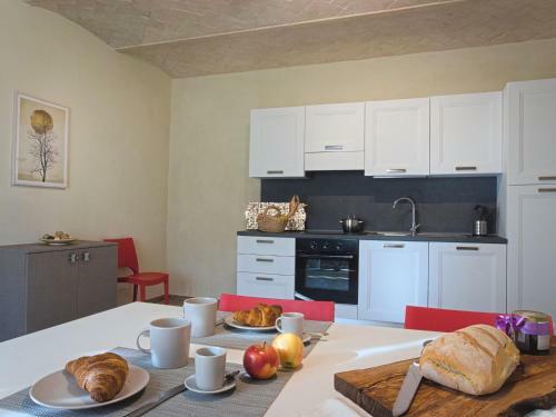 Modern Apartment In Agliana With Shared Garden