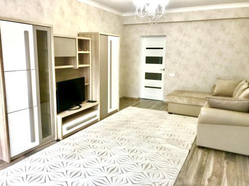 Center Apartment On Albisoara Street