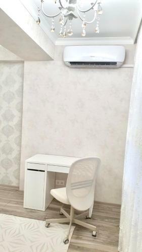 Center Apartment On Albisoara Street