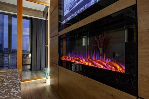 Apartamento City Center. Panoramic Windows. Fireplace.