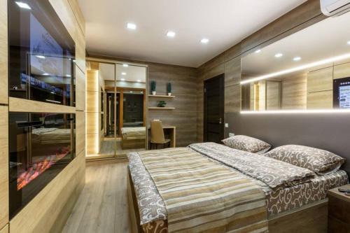 Apartamento City Center. Panoramic Windows. Fireplace.