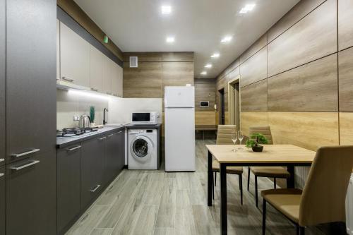 Apartamento City Center. Panoramic Windows. Fireplace.