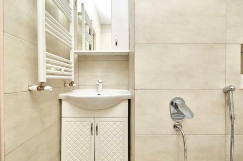 Gorgeous Apartment Near Mcdonald's