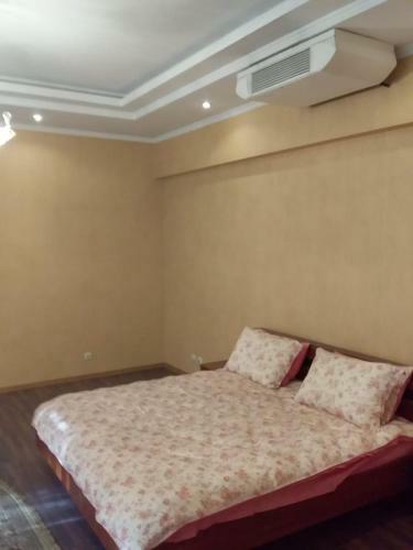 Jumbo Apartment