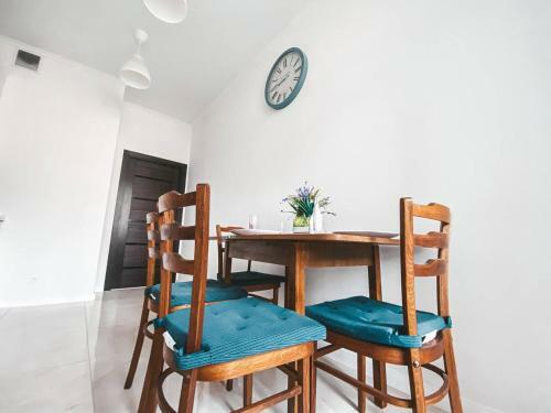 Holly Apartment