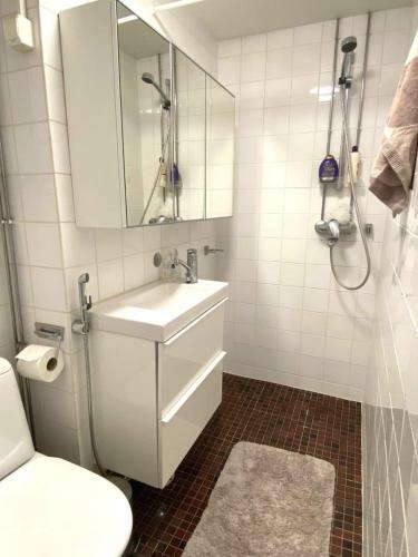 Bright Studio Apartment & Amazing Location