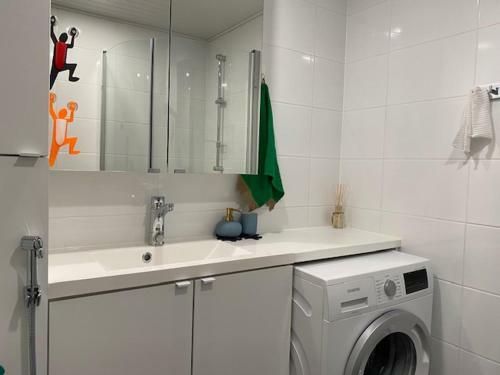Stylished And Bright Studio Apartment