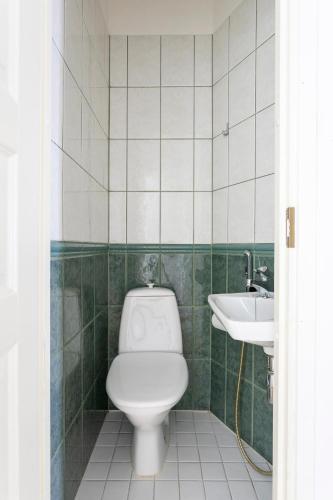 2ndhomes 3 Bedroom Apartment With Balcony In Bulevardi