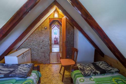 Vukovi? Accommodation