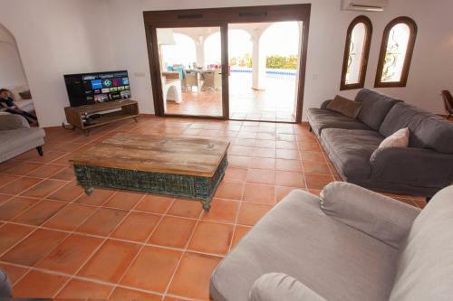 Villa Lola