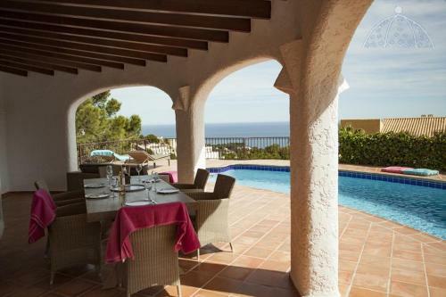 Villa Lola