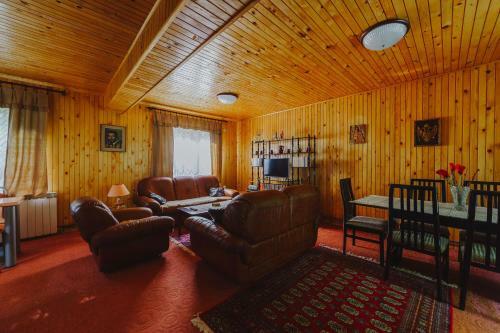 Highlander's House