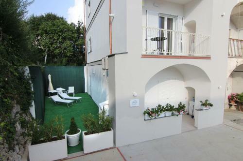 Four White Apartments