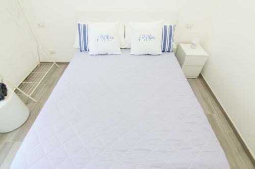 Four White Apartments