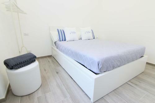 Four White Apartments
