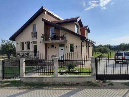 Hostal Vila Nadjinski