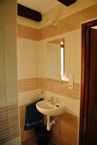 Hostal Viktor Vend�gh�z �s Apartmanh�z