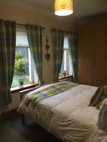 Honeysuckle-peaceful Scottish Cottage With Hot Tub