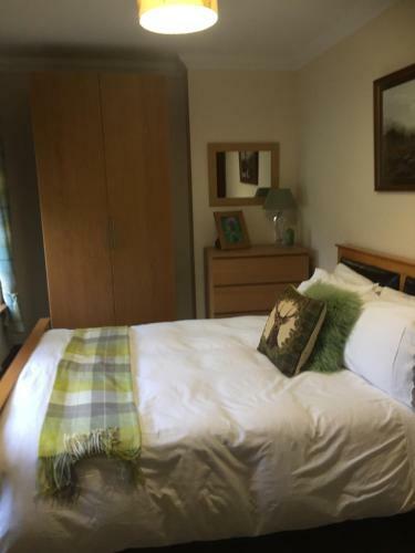 Honeysuckle-peaceful Scottish Cottage With Hot Tub