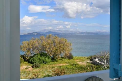 Nava Devine Water Front House In Ambelas