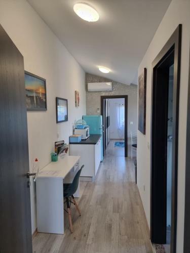 Apartment Pharos