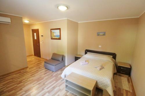 Hostal Villa Lion Zambratija