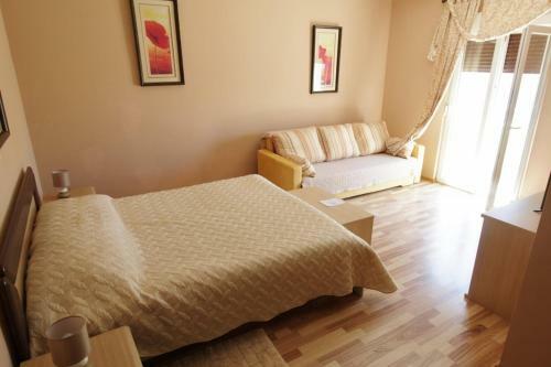 Hostal Villa Lion Zambratija