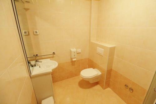 Hostal Villa Lion Zambratija