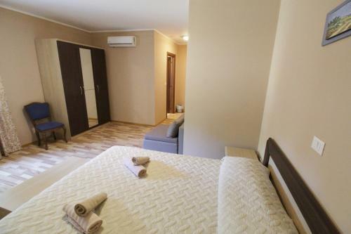 Hostal Villa Lion Zambratija