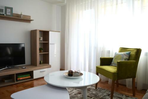 City-park Apartment Elena