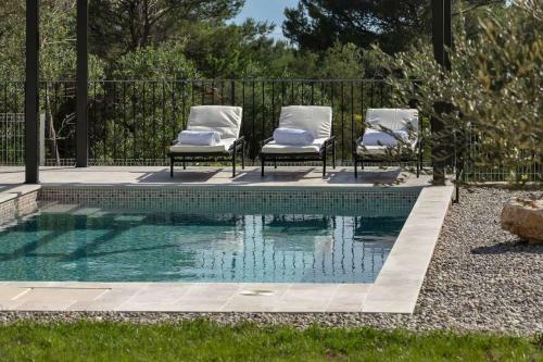 Holiday Home Blue Stone