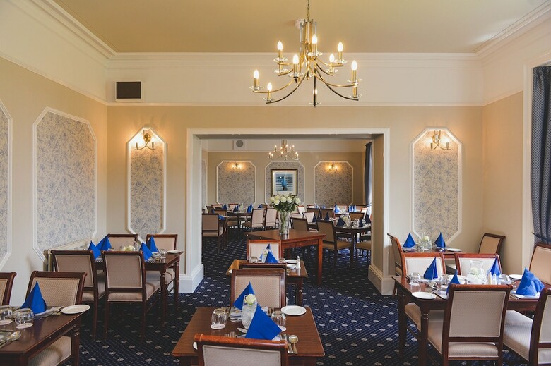 Sunninghill Hotel