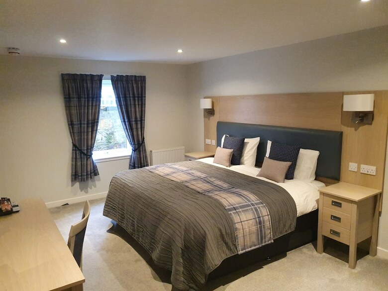 Sunninghill Hotel