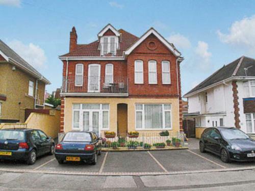 Pinecliffe Avenue